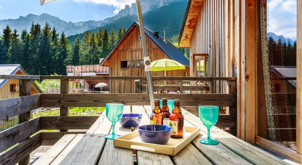 terrasse panoramique gite chalet nid nichoir montagne