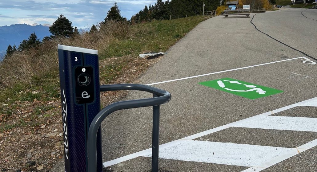 Borne de recharge éléctrique au Collet_Le Collet